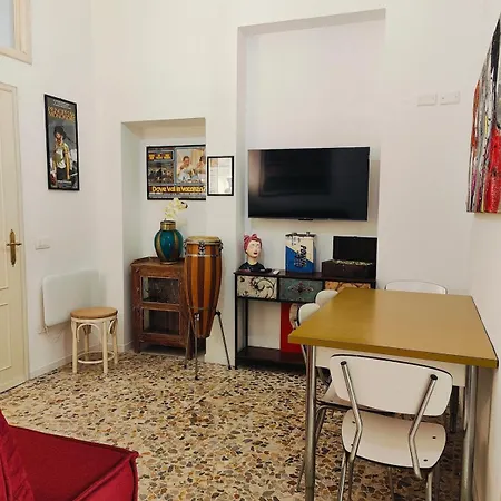 Apartment La Casetta Nella Corte *