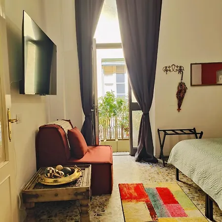 La Casetta Nella Corte Apartment *